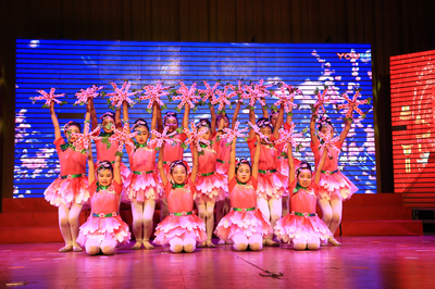 陽光下成長——記2018年盂縣中小學文藝匯演